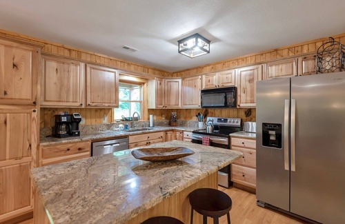 Todd Cabin | The Pour House - Todd NC Cabin - Ping Pong - Fireplace - 30 Min to Skiing