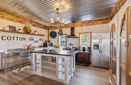 Valley Head House | The Prairie House Retreat