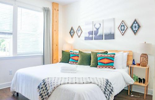 Pleasant Street House | The Prairie Suite Newly Built Upscale Central