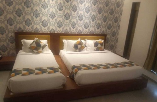 Sinor Hotel | The Pramukh Hotel
