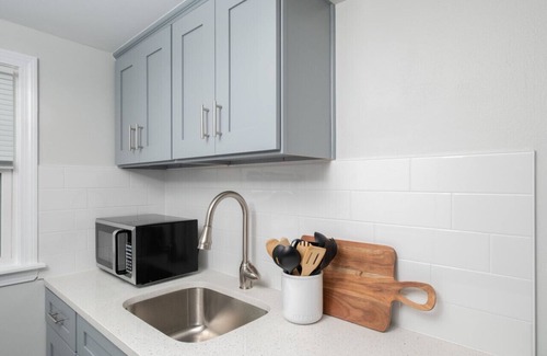 Old Mystic Apartment | The Pratt Studio · Near Mystic, Casinos + USCGA