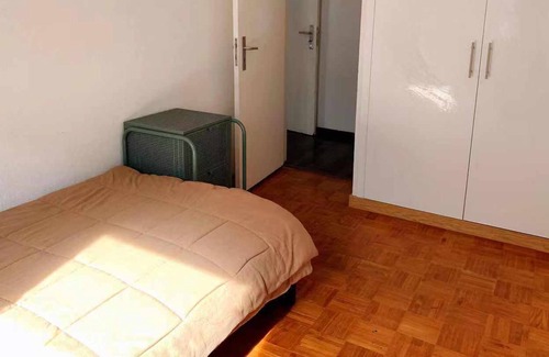 Bissau Apartment | The property is a 3 bedroom apartment nearby the city with restaurants around.