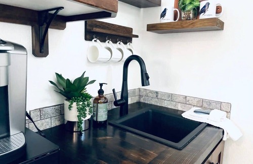 Elm Mott RV Rental | The Purple Martin 15MIN to Magnolia & Baylor