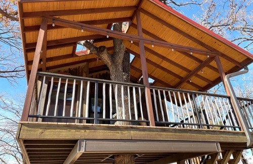 Elm Mott RV Rental | The Purple Martin 15MIN to Magnolia & Baylor