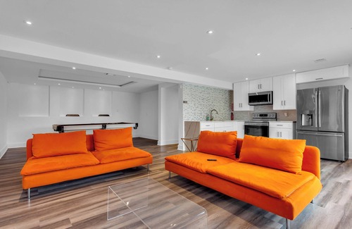 Sandy Springs House | The Push Palace: Where Extravagance Meets Grandeur in Luxurious Living