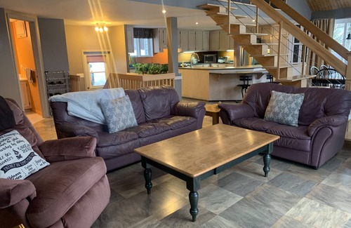 Sainte-Anne-du-Lac Cottage | The Puzzle Piece Chalet - A Cozy cottage, sharing our piece of the puzzle.