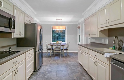 Harbison House | The Quail's Nest of Harbison | Sleeps 8