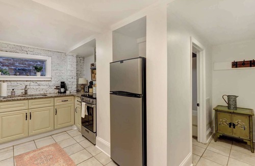 Historic Downtown Savannah Apartment | The Quaint Quarters on Jones, Historic | Quiet