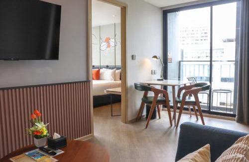 Ploenchit Hotel | The Quart Ruamrudee by UHG