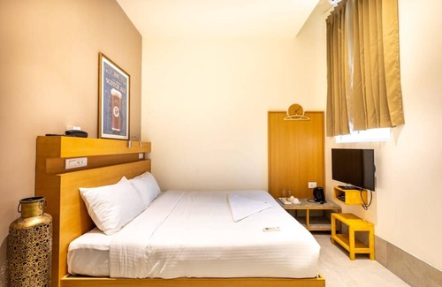Yeshwanthpur Hotel | The Quarters Business Hotel
