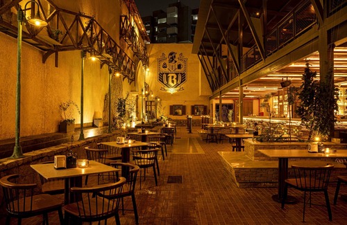 Yeshwanthpur Hotel | The Quarters Business Hotel