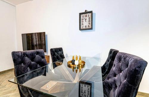 Bailen-Miraflores Apartment | The Queen House