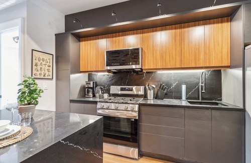 Parkdale Hotel | The Queen's Griffen
