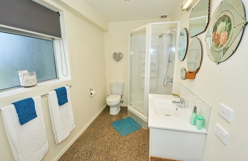 Raglan Apartment | The Queenslander Raglan