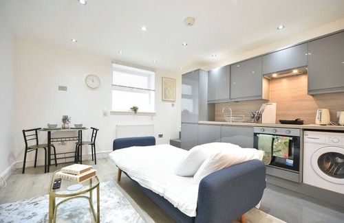 London Borough of Bromley Apartment | The Quiet Corner in Bromley, 20 minutes to Central London
