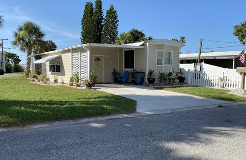 Tarpon Springs House | The Quiet Corner