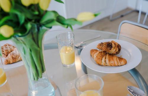 Trafford Apartment | The Railway Pass The Keys Modern 2-Bed Apartment in Central Altrincham