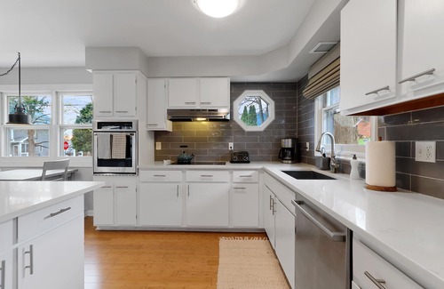 Williams Bay House | The Ranch by the Bay- Steps to Lake Geneva shoreline!
