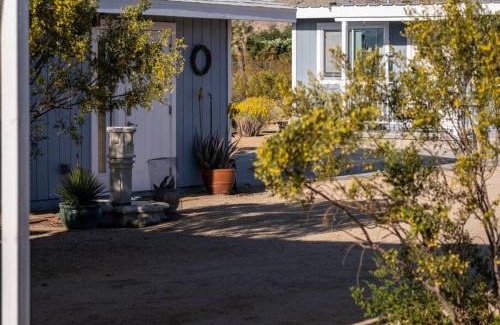 Joshua Tree House | The Raven House - Renovated Homestead Cabin