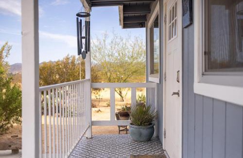Joshua Tree House | The Raven House - Renovated Homestead Cabin