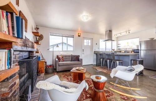 Joshua Tree House | The Raven House - Renovated Homestead Cabin