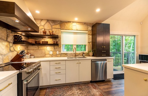 Greater Madawaska Ski Chalet | The Ravine In Calabogie - Luxury Chalet