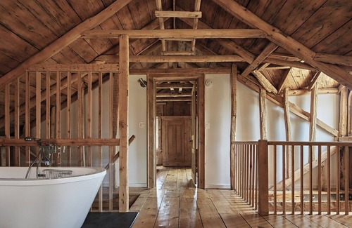 Bongard Villa | The Reach Guesthouse in Prince Edward County STA Licence #ST-2019-0099