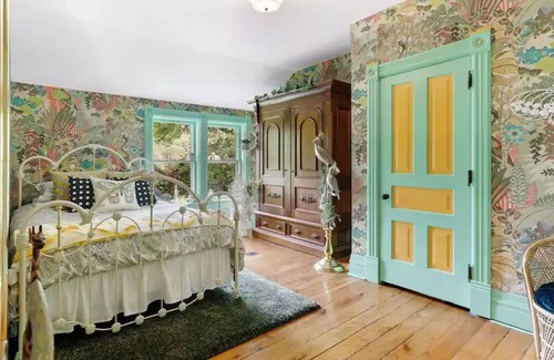 Hudson House | The Real Magic House in Historic Hudson, WI!