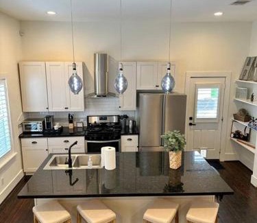 Greater East End House | The Red Haven -Heart of EaDo HTX & NRG-