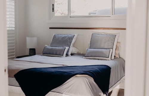 Glanmire Villa | The Red Hill Nest