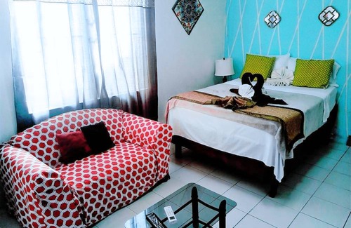 Bella Vista Hotel | The Red Hut Inn