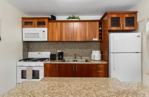 Rincon Apartment | The Reef 1 walking distance to Steps Beach