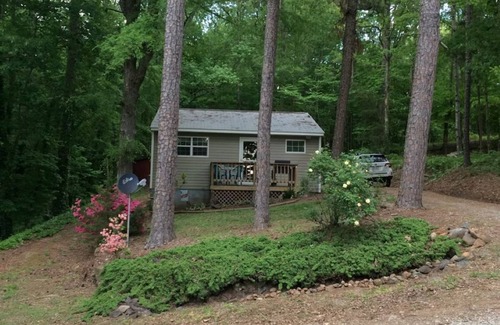 Clarksville Cottage | The "Reel Deal" at Kerr Lake, Clarksville, VA! Private with easy lake access.