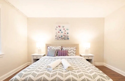 Clanton Park House | The Regal House [3 Bdrms/1 Bath]