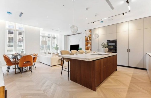 Fitzrovia Apartment | The Regent Park Luxury Flat 3