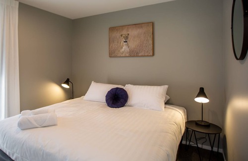 Fitzroy Apartment | The Residence Apartment Five with Spa Bath