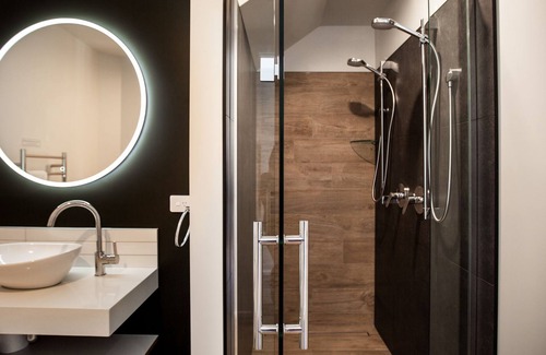 Fitzroy Apartment | The Residence Apartment 6 50 Sky