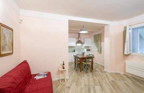 Lastra a Signa Apartment | The Residence of Pleasures Lost - Rosa
