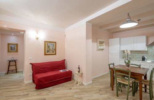 Lastra a Signa Apartment | The Residence of Pleasures Lost - Rosa