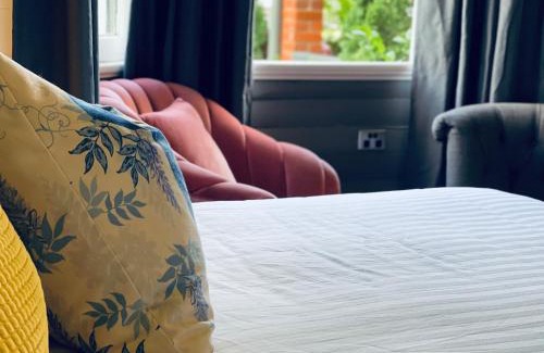 Tenterfield House | The Residence Stylish Comfort with Fireplace