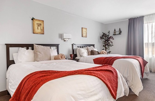 The Nation House | The Restauparc Motel! A relaxing and affordable experience.