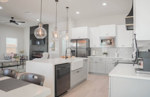 Highland Park House | The Retreat at Rigsby-All new 3bdrm/2.5 bath