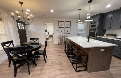 Justin Other | The Retreat on 2nd St