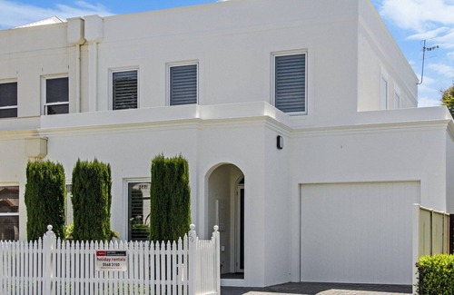 Port Fairy House | The Retreat - Perfect Location