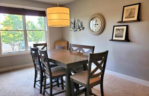Arnolds Park Apartment | The Retreats at Stone Fountain