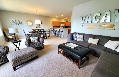 Arnolds Park Apartment | The Retreats at Stone Fountain