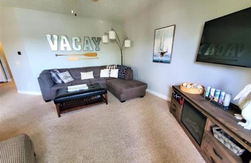 Arnolds Park Apartment | The Retreats at Stone Fountain