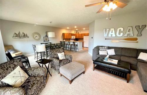 Arnolds Park Apartment | The Retreats at Stone Fountain