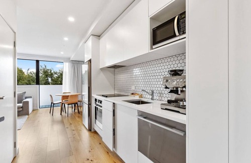 Mission Bay Apartment | The Ridge Apartment near Beaches with Parking