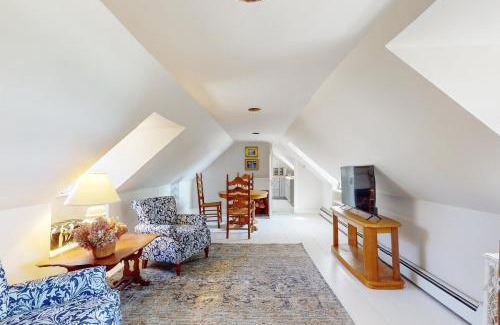 Wiscasset Apartment | The Rice Andrews House circa 1762